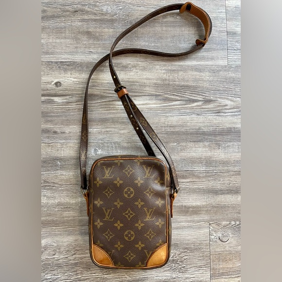 AUTHENTIC LOUIS VUITTON Brown Monogram Crossbody Bag - Picture 11 of 16
